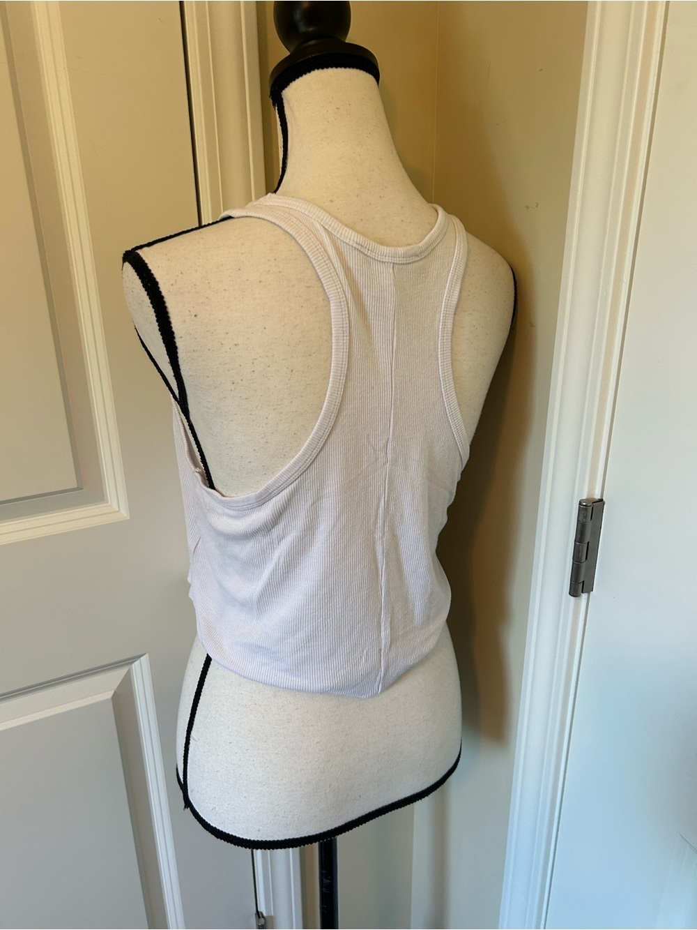Forever 21 White Ribbed Racerback Crop Top - Picture 2 of 3